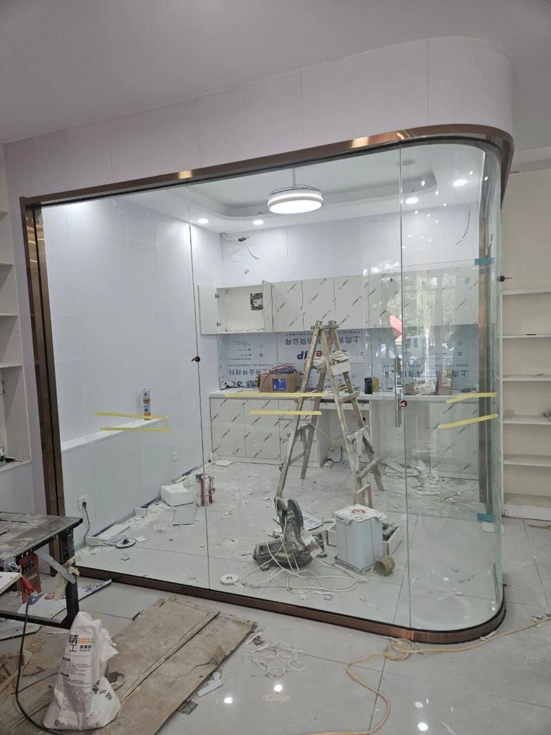 徐州市夹丝玻璃异形展柜玻璃 - 价格